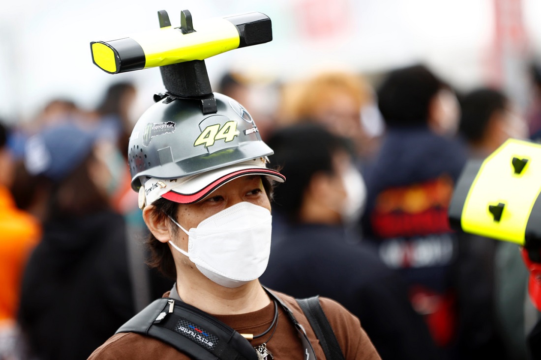 Lewis Hamilton Fan at 2022 Japanese GP